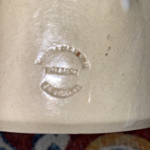 **RETIRED PIECE Williamsburg Stoneware Pitcher - Picture 6 of 6